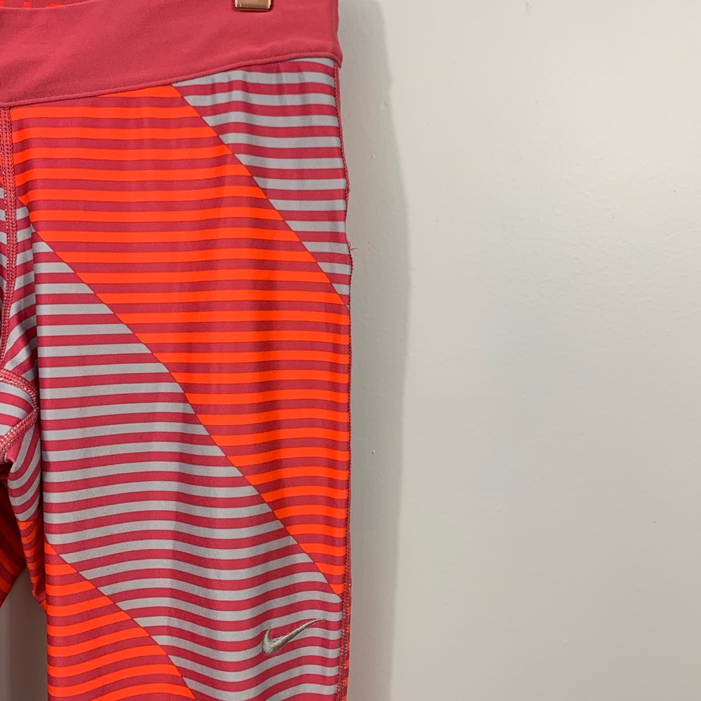 • NIKE • dri-fit cropped running pants • - Picture 3 of 8